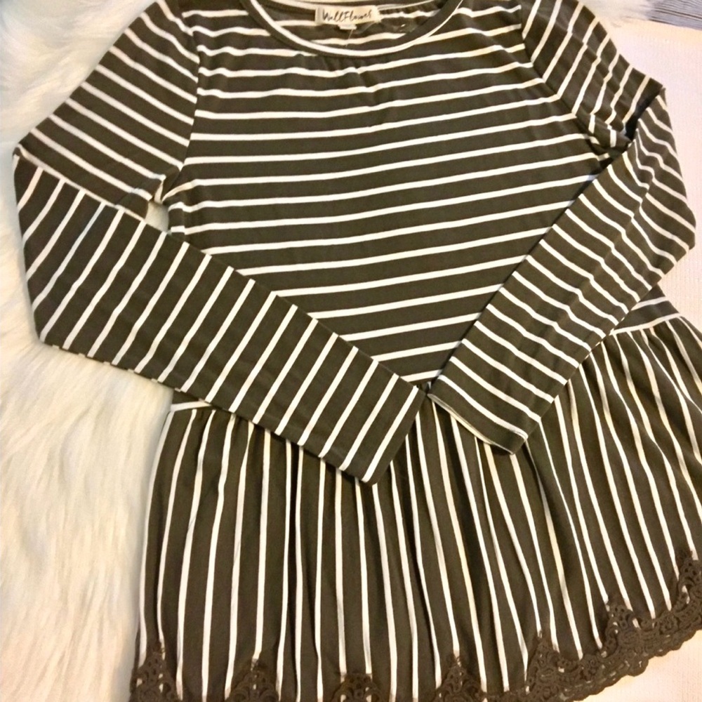 NWT WallFlower Olive Green Striped Lace Hem Tunic Top Soft Stretch Medium